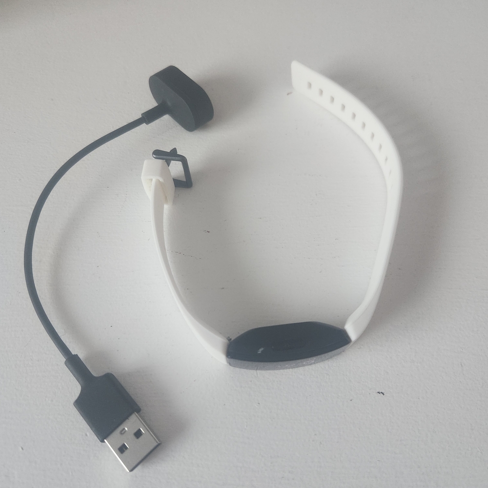 White Fitbit Inspire Fitness - Picture 5 of 6